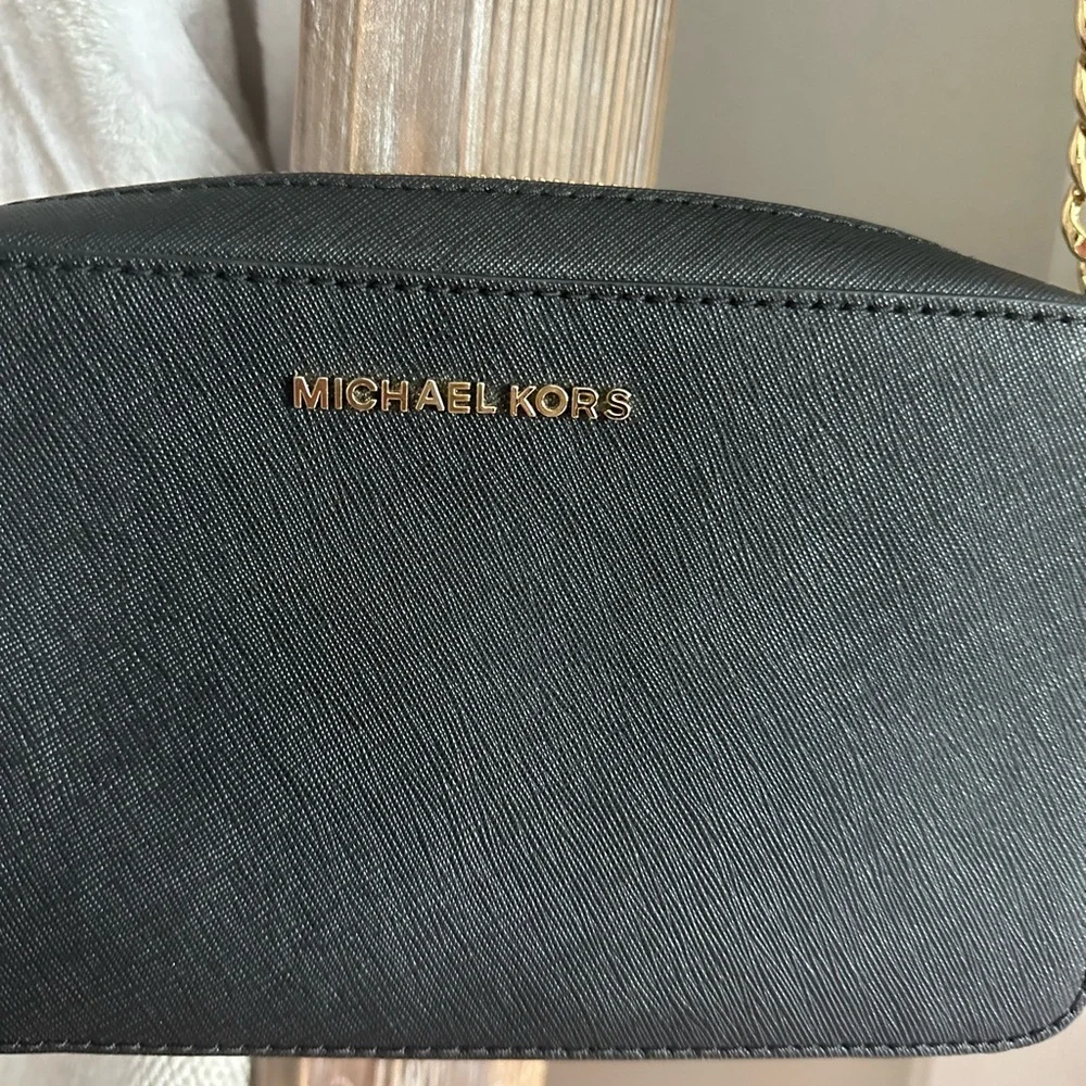Michael Kors Crossbody - Picture 2 of 9